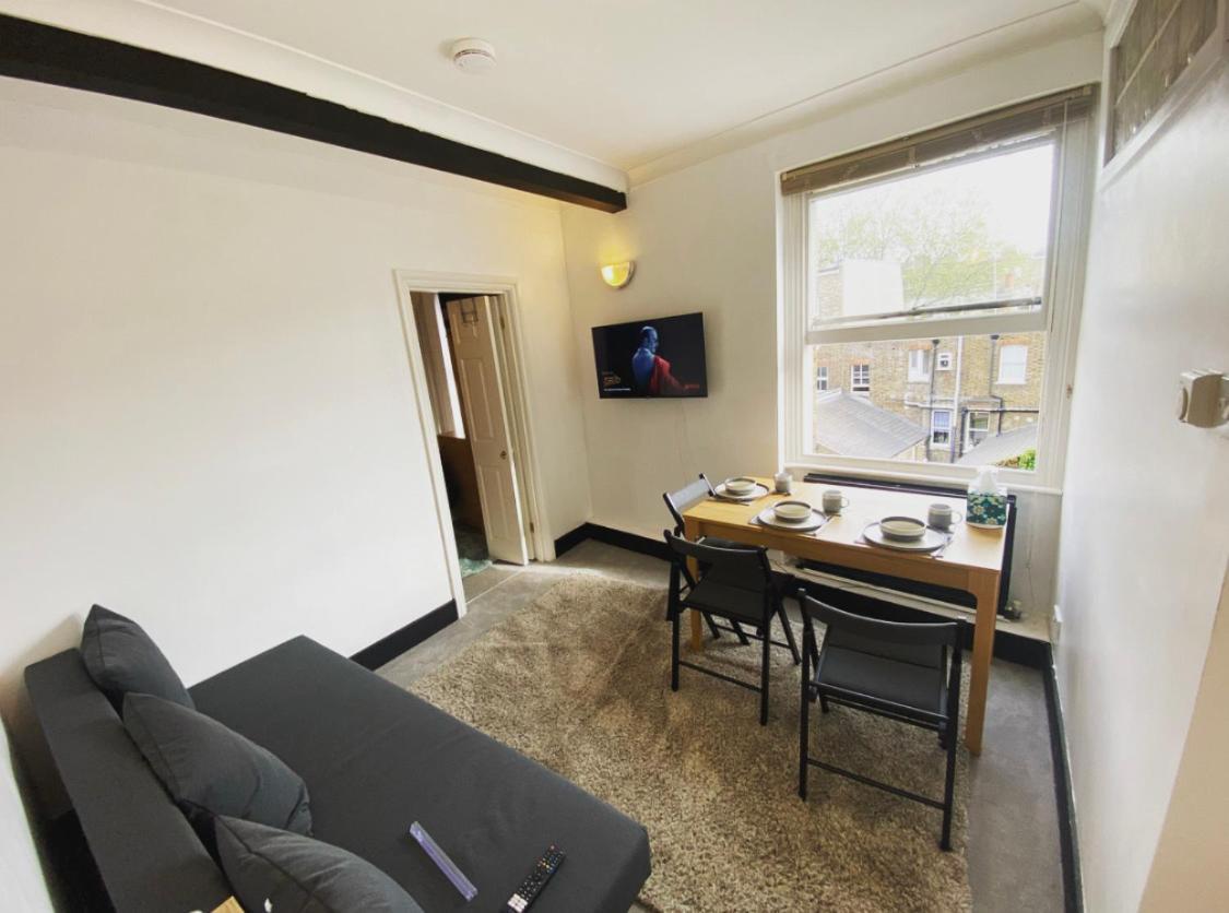 Complete 1 Bedroom Apartment With Wi-Fi, Kitchen, Tv In Heart Of Chiswick, Лондон Екстериор снимка